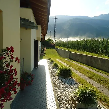 Agritur Deromedi Bed & Breakfast Cles