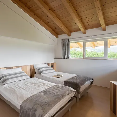 Agritur Deromedi Bed & Breakfast *
