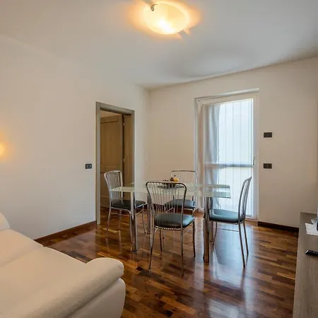 Agritur Deromedi Bed & Breakfast Cles